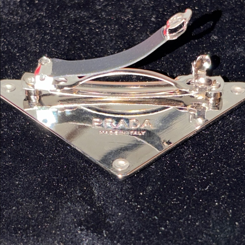 Vintage Prada 3” Black & Silver Metal Triangle Logo Hair Clip - Hair accessories - Picture 7 of 8